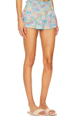 Flutter Away Short