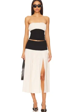 x Anja Dujakovi? Mac Tube Top